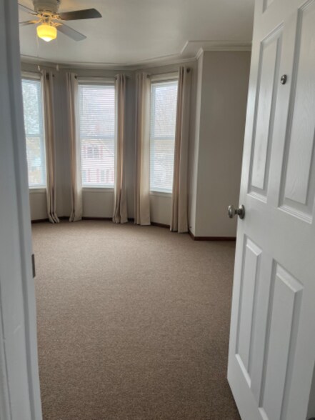 Building Photo - 214 E Orleans St