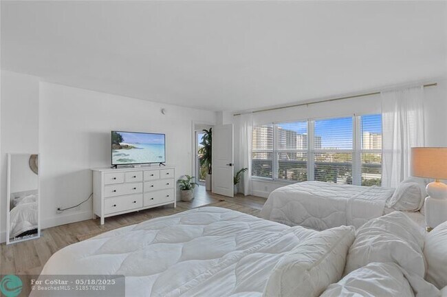 Building Photo - 3500 Galt Ocean Dr