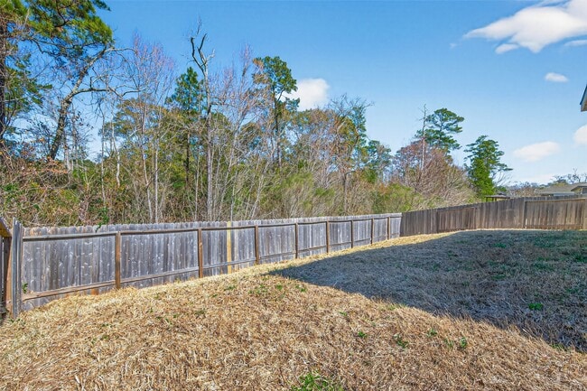 Building Photo - 15059 Meadow Glen N