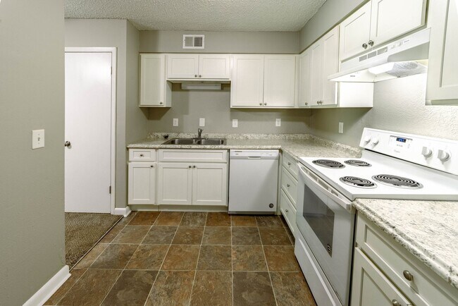 Building Photo - The Maple - 2-Bedroom at Autumn Ridge Apar...