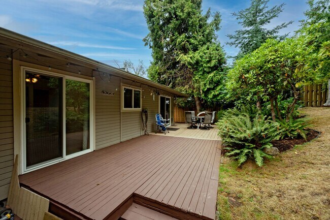 Building Photo - 5008 Puget Blvd SW