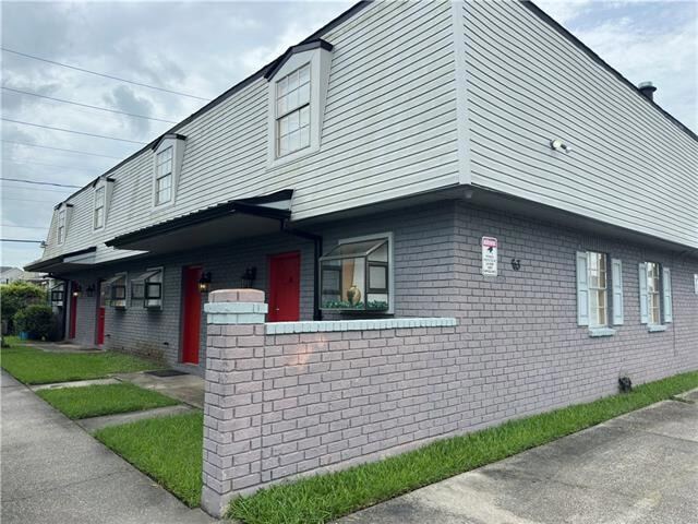 Building Photo - 63 Carriage Ln