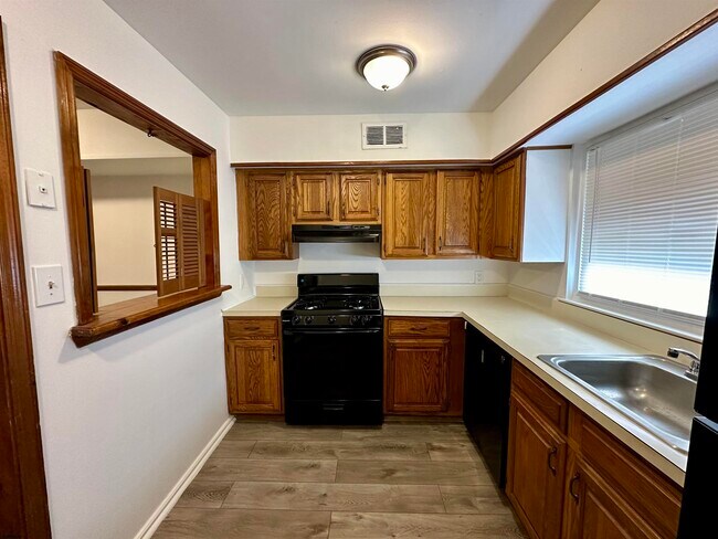 Building Photo - 6086 Hoover Dr