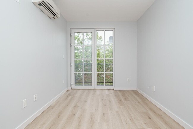 Building Photo - 251 Front St