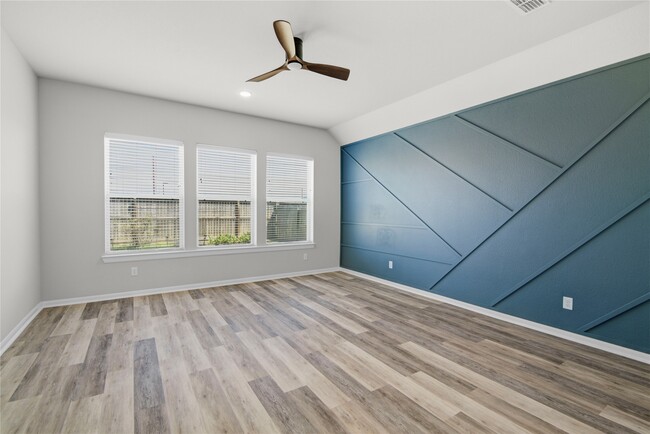 Building Photo - 2815 Torrey Pines Dr