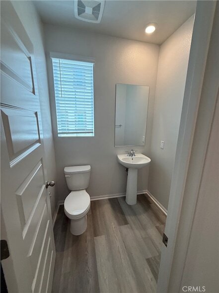 Building Photo - 40475 Melrose Dr