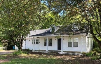 Building Photo - 3025 Maysville Rd