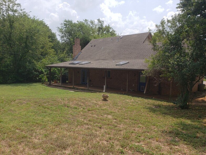 Building Photo - 501 Atkerson Ln