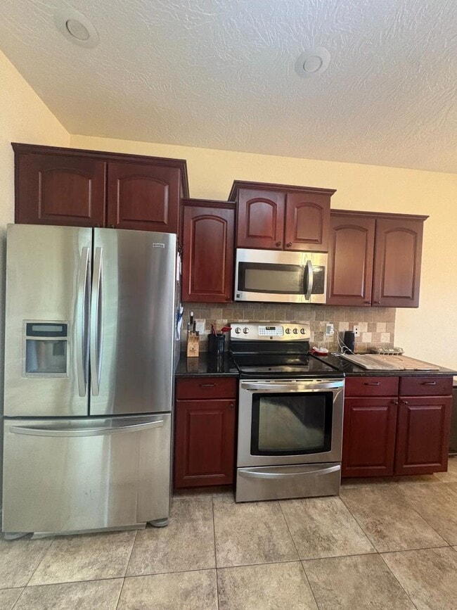 Building Photo - 725 Almond Tree Ln