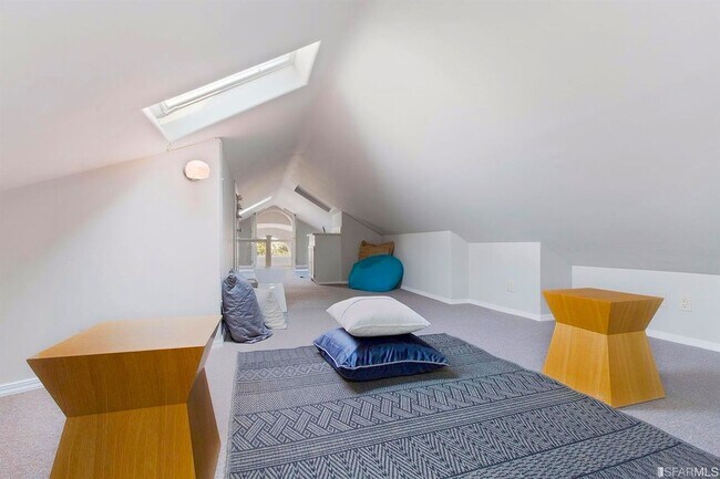 Building Photo - 226-230 Scott St