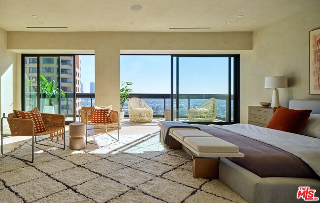 Building Photo - 10445 Wilshire Blvd