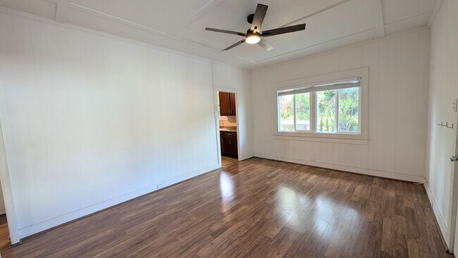 Building Photo - 3609 Leahi Ave