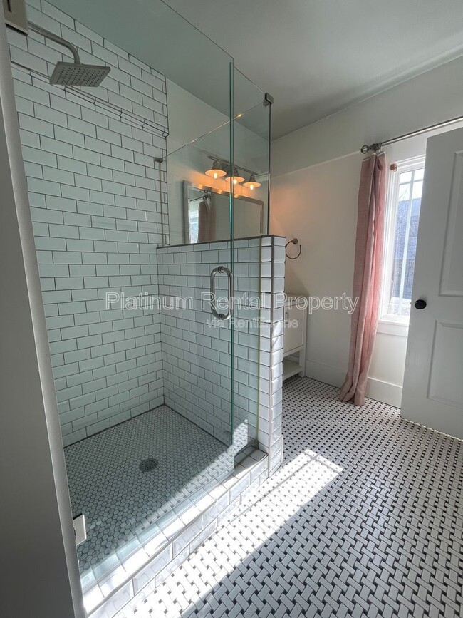 Building Photo - 301 Fletcher St SW