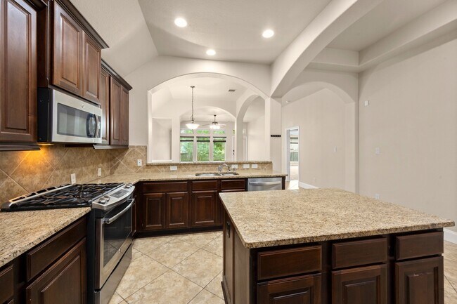 Building Photo - 110 Logan Pass Ct