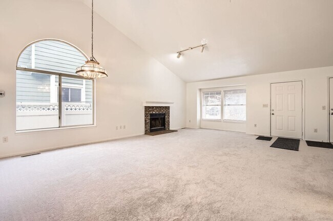 Building Photo - Beautiful Move in Ready Ranch Home in Sanderson Creek Neighborhood of Lakewood- New paint and car...