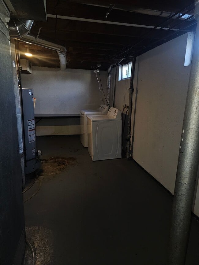 Building Photo - MOVE IN SPECIAL! There is a $25 fee per ap...