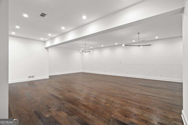 Building Photo - 19 Spruell Springs Rd