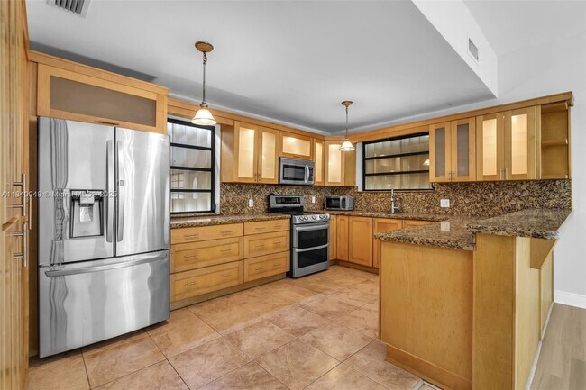 Building Photo - 12845 SW 49th Terrace