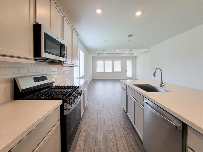 Building Photo - 21627 Royal Jett Dr