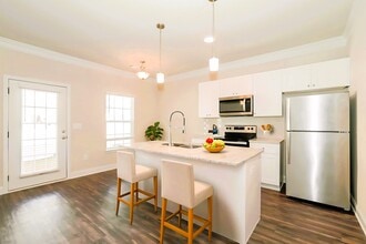 Building Photo - 75 Hidden Oak Dr