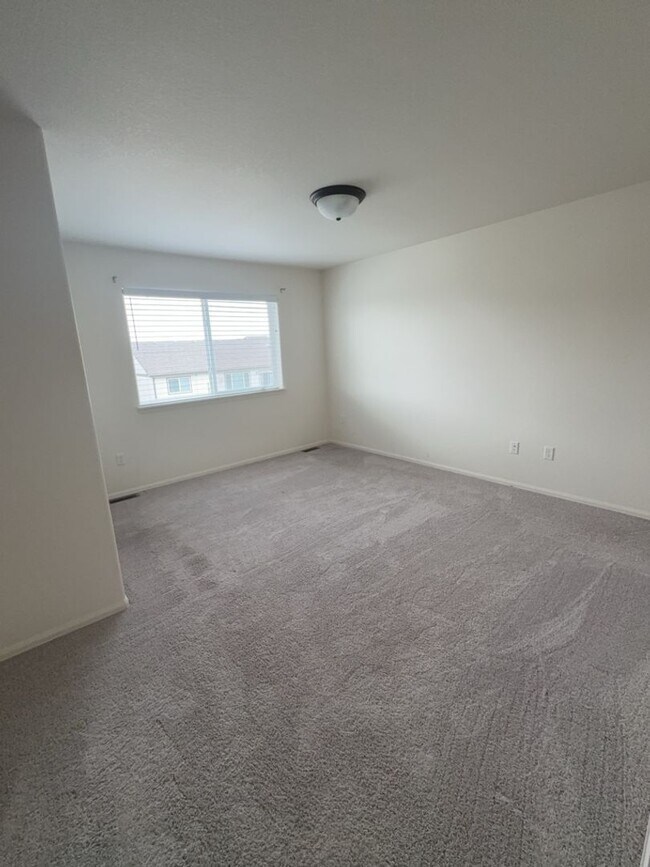 Building Photo - 3 Bed. 2 Bath, 2 Car Garage in Promontory