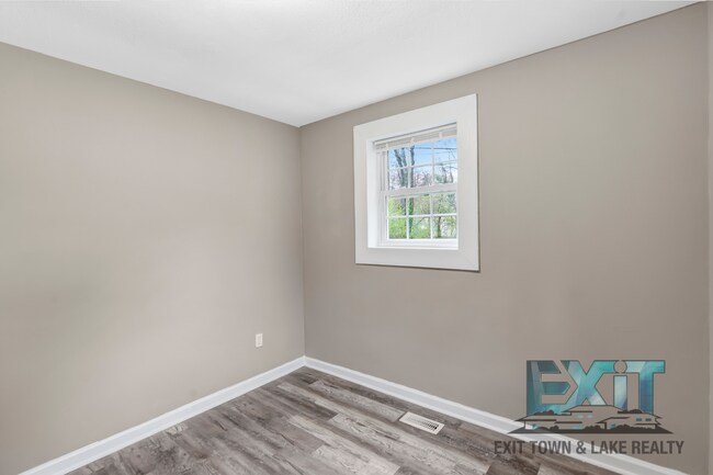 Building Photo - 3 bedroom, 1 bathroom home located in Lawrenceville, VA