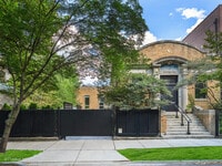 Building Photo - 1019 N Wolcott Ave