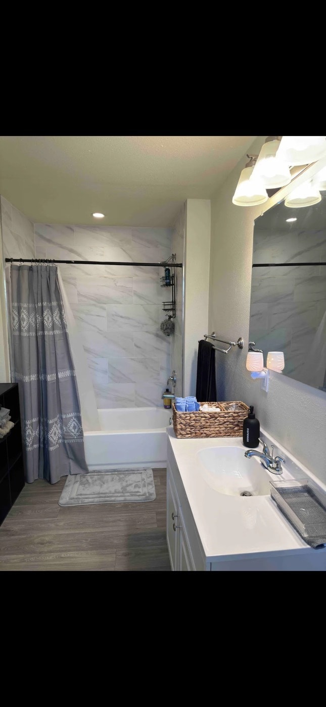 Building Photo - 220 S Taylor St