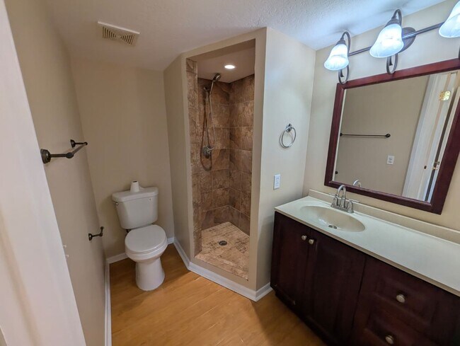 Building Photo - Spacious 2BR Retreat Near Beaches & Dining