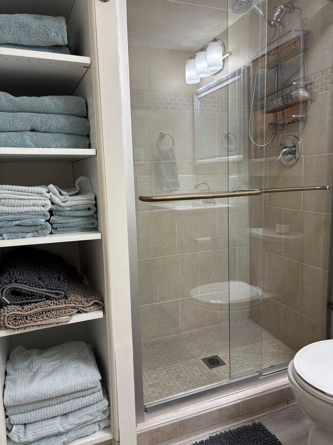 Building Photo - 12716 8th Ave NW