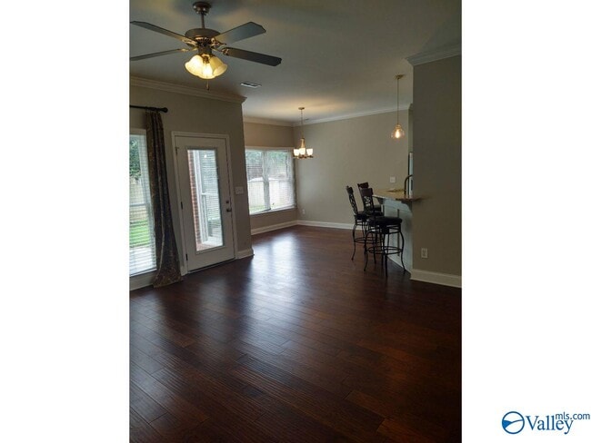 Building Photo - 3102 Connomara Ct SE