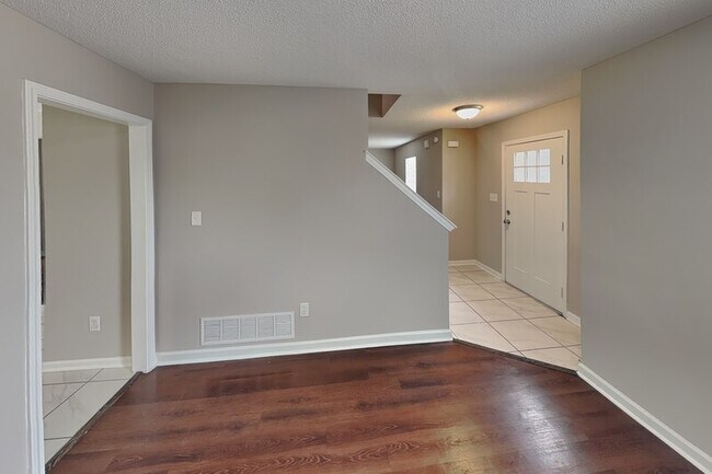 Building Photo - 5657 Wolf Pack Dr
