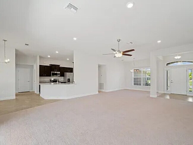 Building Photo - 599 San Ambrosio St