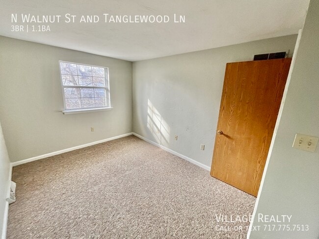 Building Photo - 492 N Walnut St