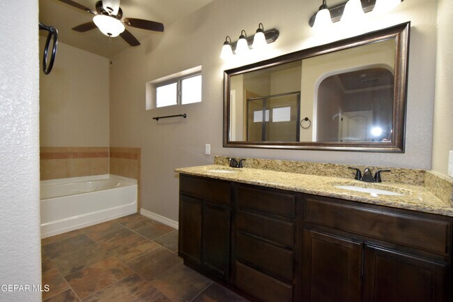 Building Photo - 300 Saltford Pl