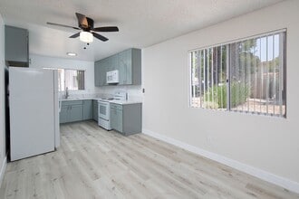 Building Photo - 2 WEEKS FREE! Gorgeous 1 BR with AC and Pa...