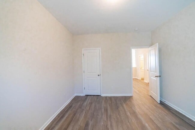 Building Photo - 131 Lower Creek Dr