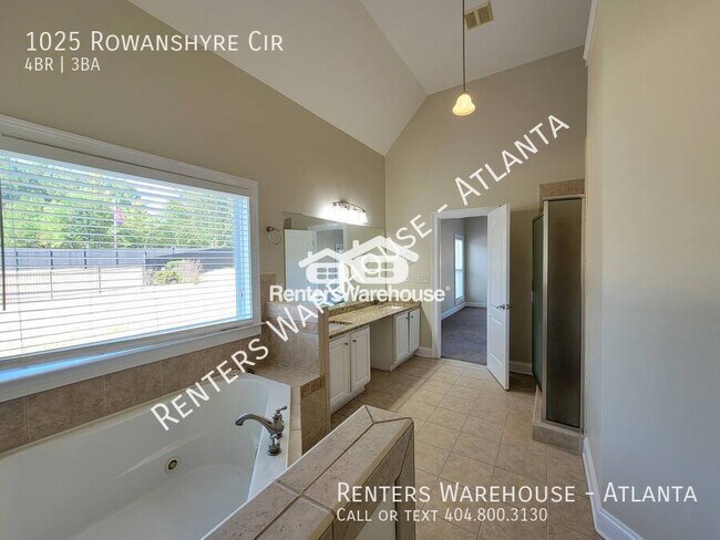 Building Photo - 1025 Rowanshyre Cir