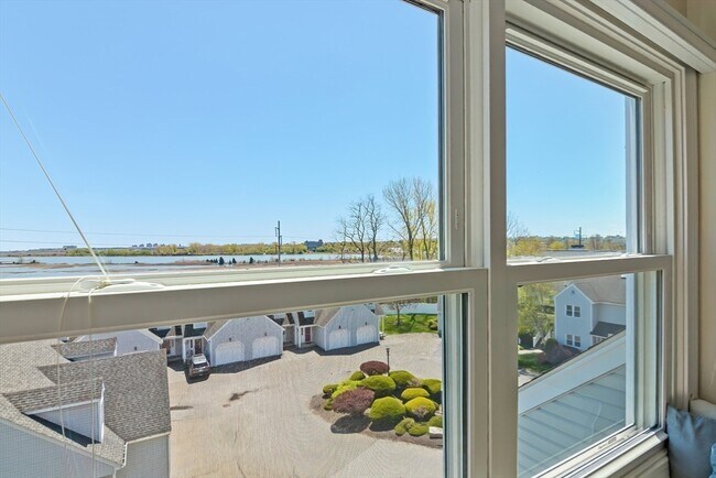 Building Photo - 109 Salem St