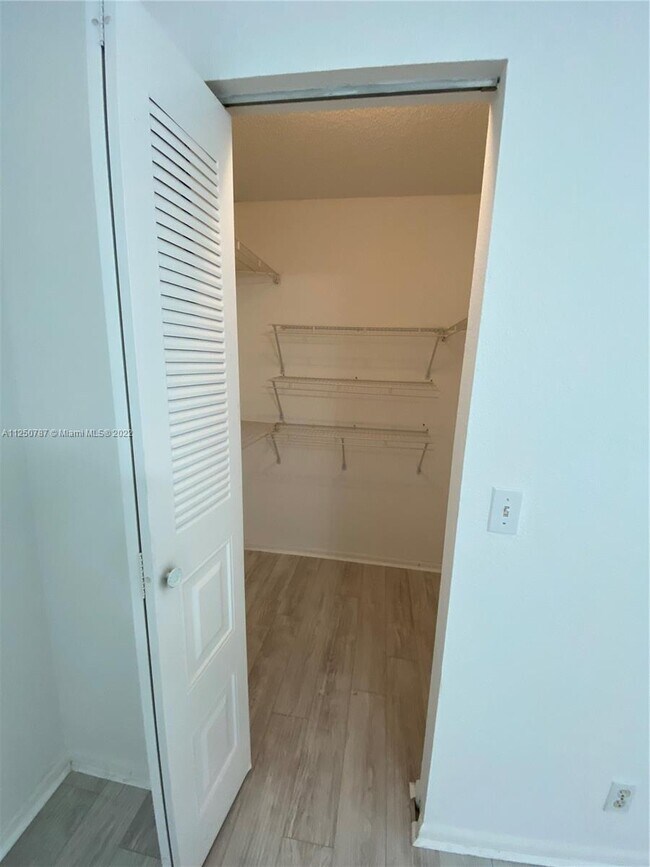 Building Photo - 13250 SW 4th Ct