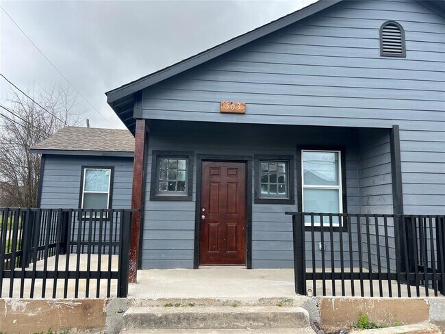 Primary Photo - 503 Waco St