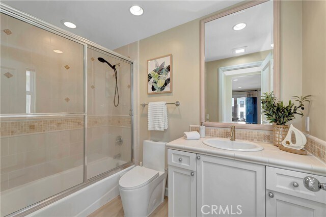 Building Photo - 509 W Balboa Blvd