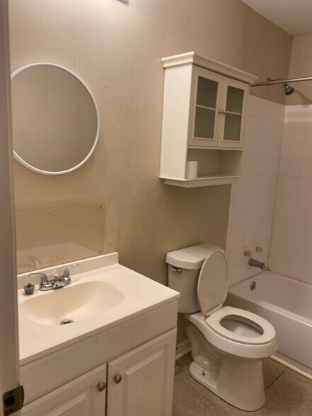 Building Photo - 725 S 7th St