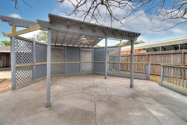 Building Photo - 3121 Seafoam Dr