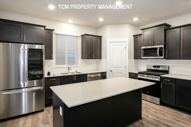 Building Photo - 18818-18813 13th Ave W