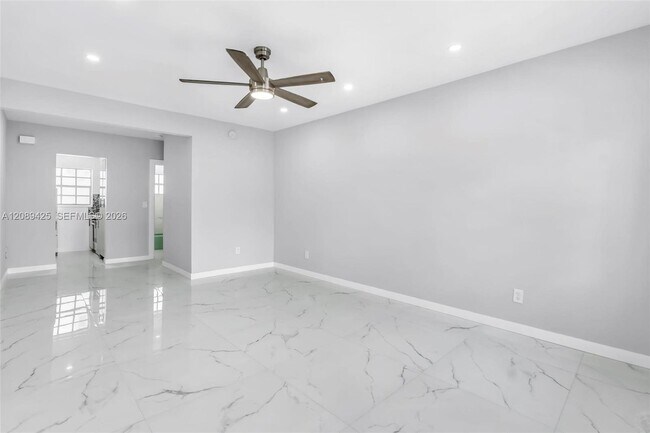 Building Photo - 635 8th St