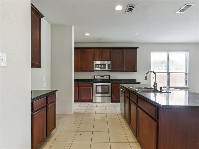 Building Photo - 5105 Marina Dr