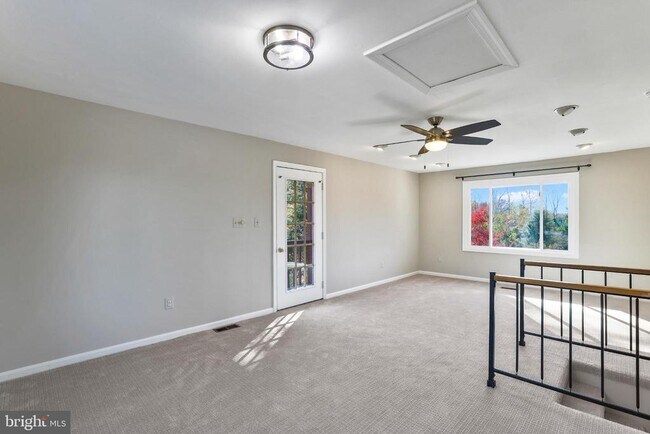 Building Photo - 10622 Cavalcade St