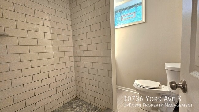 Building Photo - 10736 York Ave S