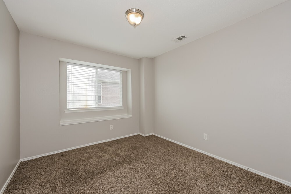 Building Photo - 3222 Eagle Ln